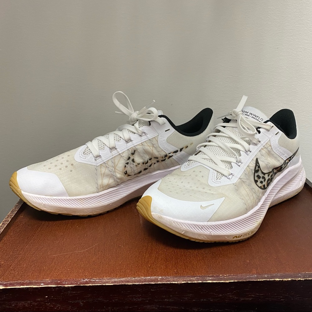 Nike Zoom Winflo womens size 9, fun leopard accents